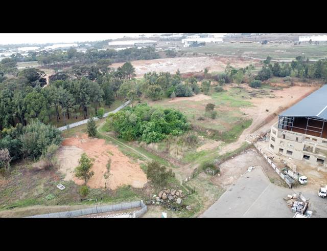 42,000M² VACANT LAND FOR SALE IN MEADOWDALE
